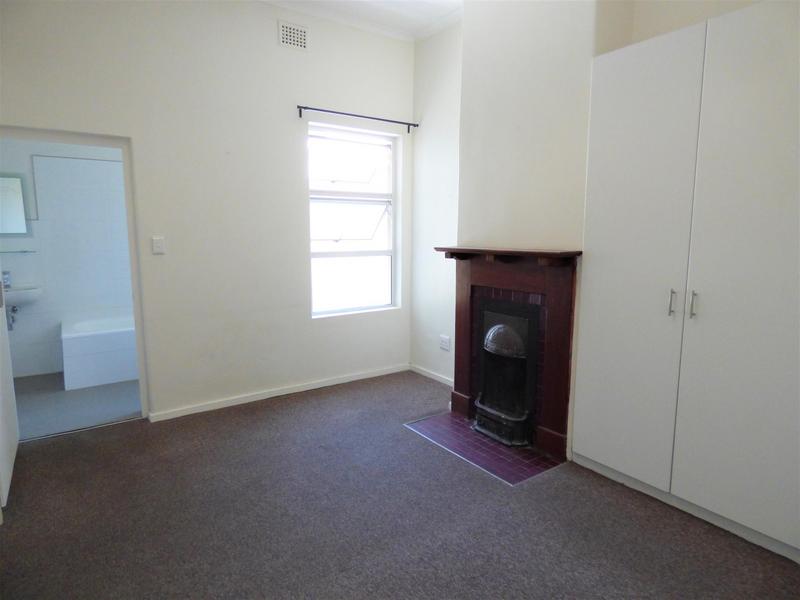 To Let 3 Bedroom Property for Rent in Green Point Western Cape